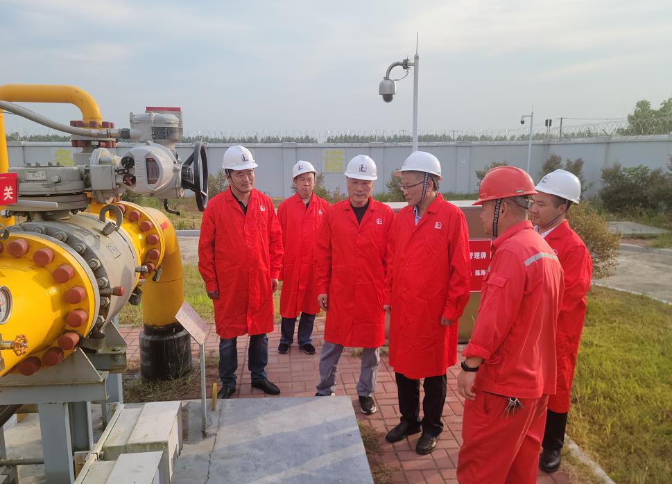 市政府副秘書長(zhǎng)、發(fā)改委主任李文勝一行至第二天然氣門站調(diào)研